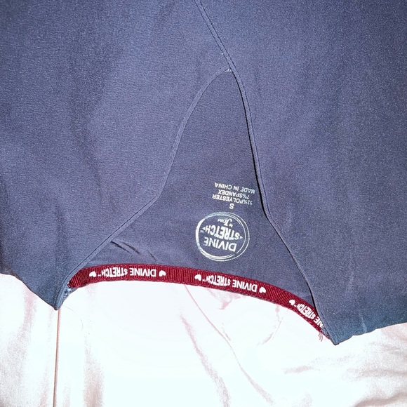 Women’s Scrubs - Picture 4 of 16